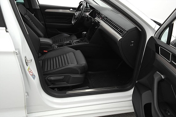 Volkswagen Passat 20 of 27
