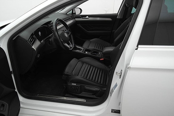 Volkswagen Passat 22 of 27