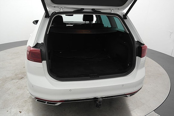 Volkswagen Passat 24 of 27