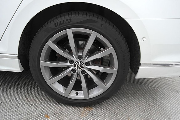 Volkswagen Passat 27 of 27