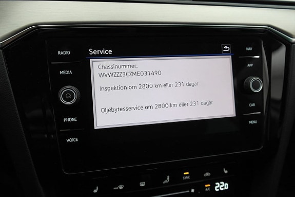 Volkswagen Passat 19 of 27