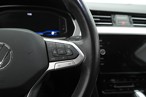 Volkswagen Passat 12 of 27