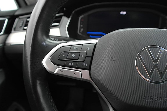 Volkswagen Passat 11 of 27