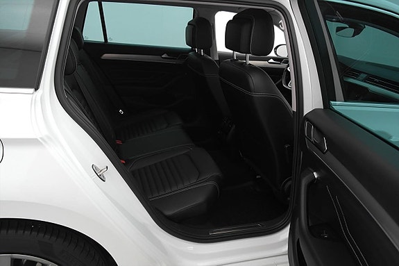 Volkswagen Passat 21 of 27