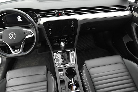 Volkswagen Passat 9 of 27