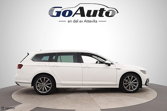 Volkswagen Passat 3 of 27