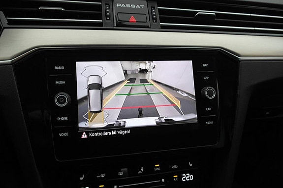 Volkswagen Passat 15 of 27