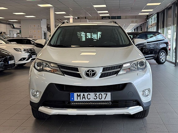 Toyota RAV4 7 of 24