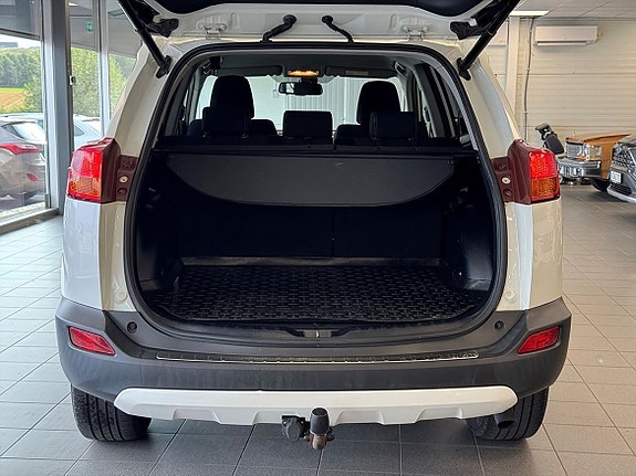 Toyota RAV4 24 of 24