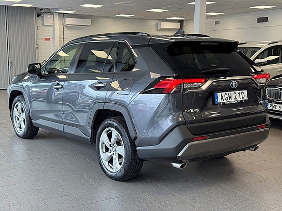 Toyota RAV4 5 of 25