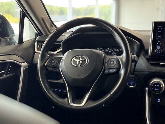Toyota RAV4 11 of 25