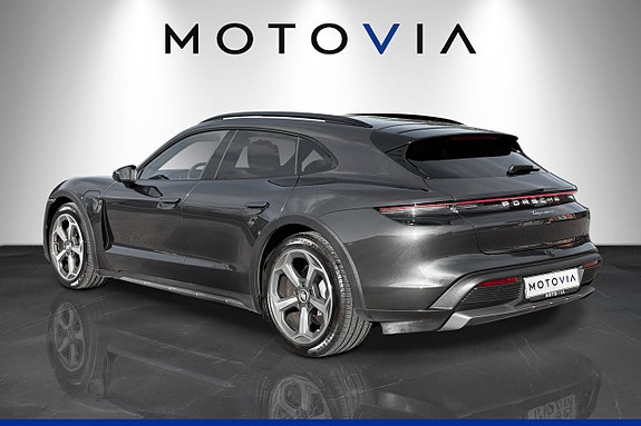 Porsche Taycan 6 of 22