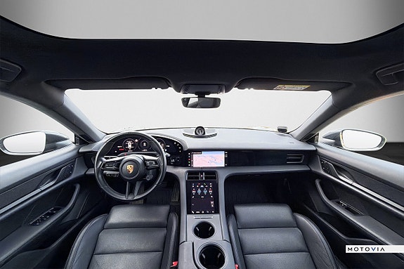 Porsche Taycan 15 of 22