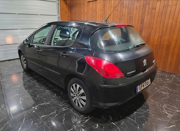Peugeot 308 4 of 17