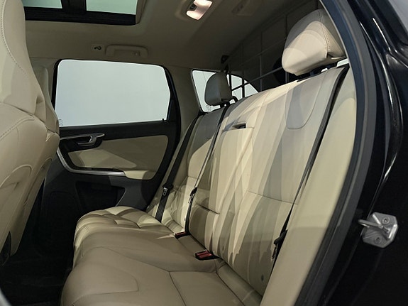 Volvo XC60 9 of 23