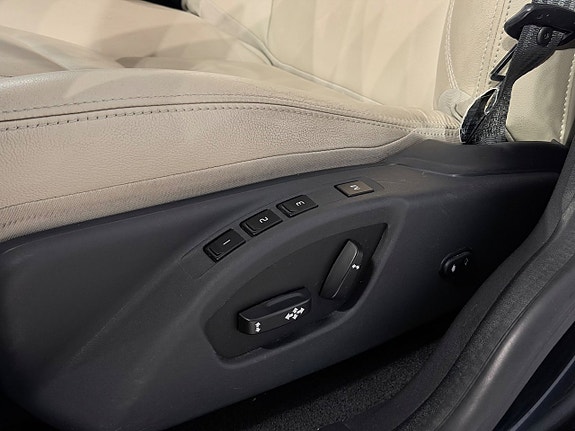 Volvo XC60 8 of 23