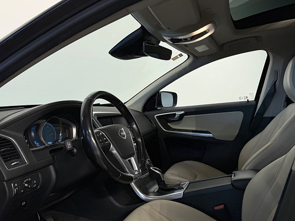 Volvo XC60 11 of 23