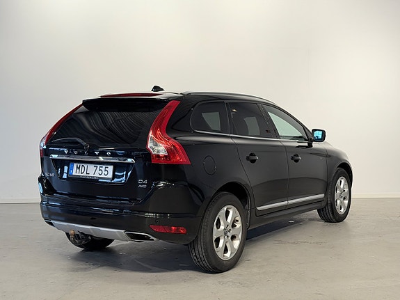Volvo XC60 2 of 23