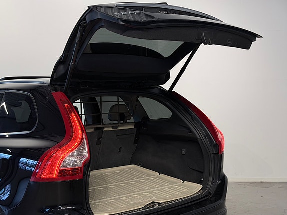 Volvo XC60 5 of 23