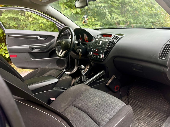 Kia ProCeed 10 of 12