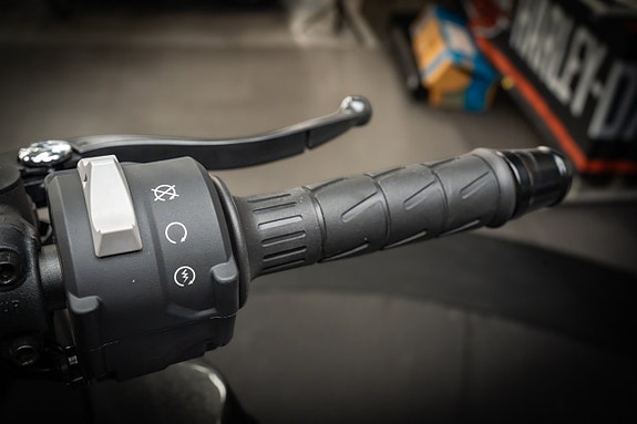 Kawasaki Ninja 1100SX "Akrapovic" 18 of 18