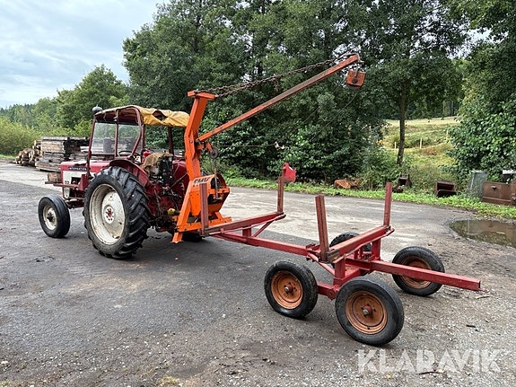 Traktor International 434 med lastare, vagn o 3 of 6