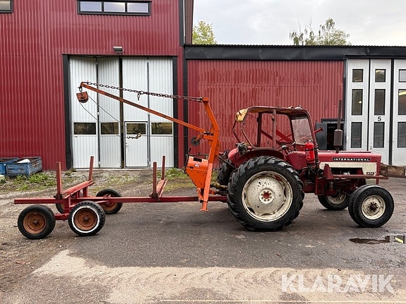 Traktor International 434 med lastare, vagn o 6 of 6