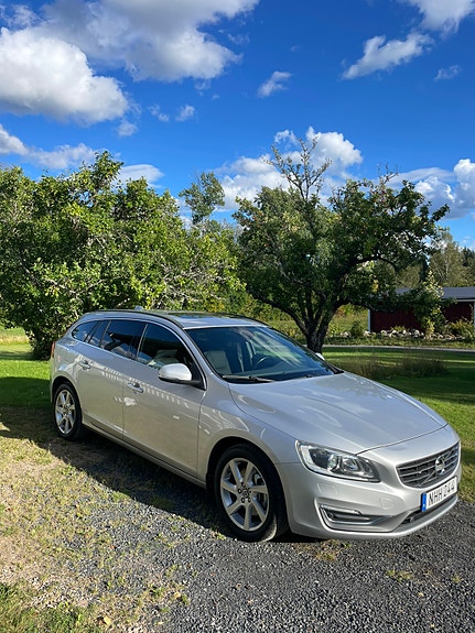 Volvo V60 3 of 7