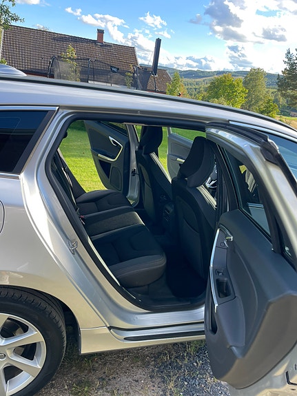 Volvo V60 5 of 7