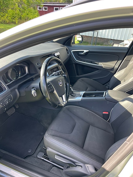 Volvo V60 4 of 7