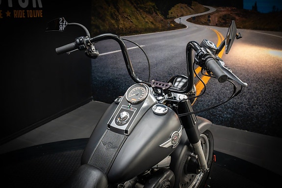 Harley-Davidson Fat Boy Lo (FLSTFB) "Vance & Hines" 10 of 13