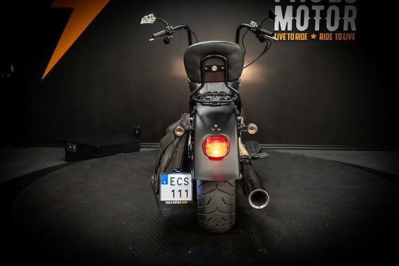 Harley-Davidson Fat Boy Lo (FLSTFB) "Vance & Hines" 5 of 13