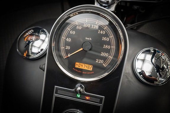 Harley-Davidson Fat Boy Lo (FLSTFB) "Vance & Hines" 12 of 13