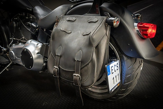 Harley-Davidson Fat Boy Lo (FLSTFB) "Vance & Hines" 13 of 13