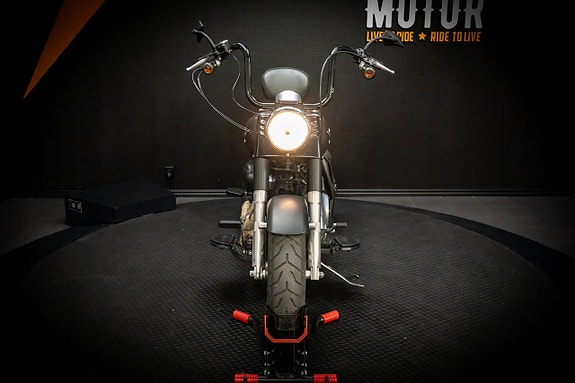 Harley-Davidson Fat Boy Lo (FLSTFB) "Vance & Hines" 9 of 13