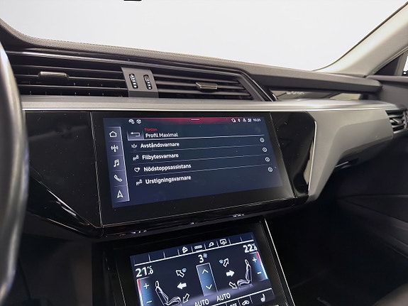 Audi Q8 20 of 22