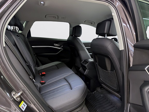 Audi Q8 10 of 22