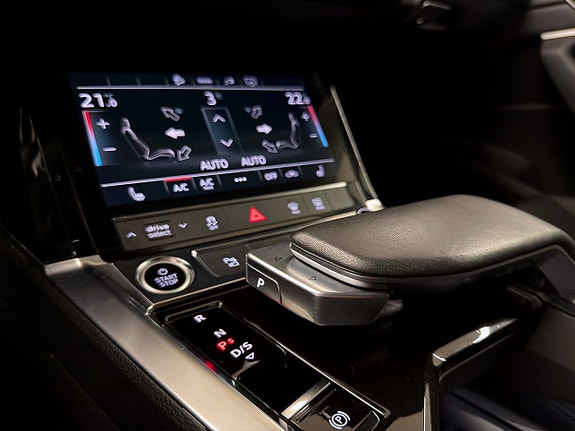 Audi Q8 16 of 22