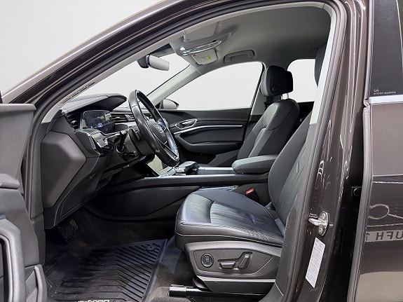 Audi Q8 13 of 22