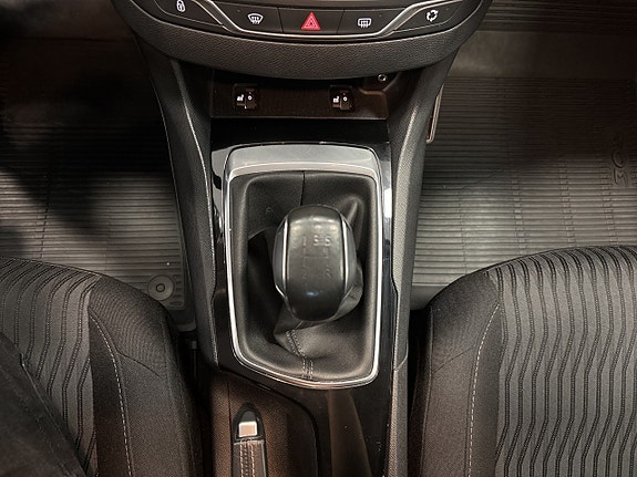 Peugeot 308 13 of 19