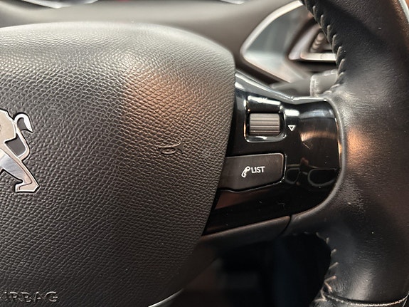 Peugeot 308 12 of 19