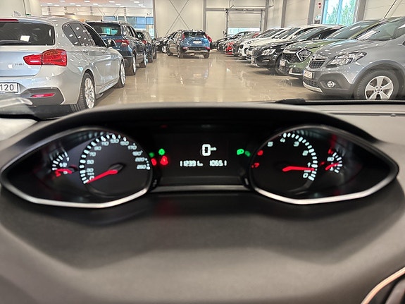 Peugeot 308 8 of 19