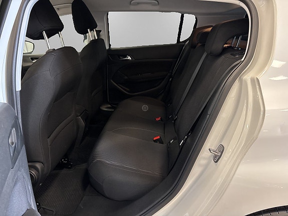 Peugeot 308 15 of 19