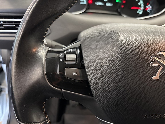 Peugeot 308 11 of 19