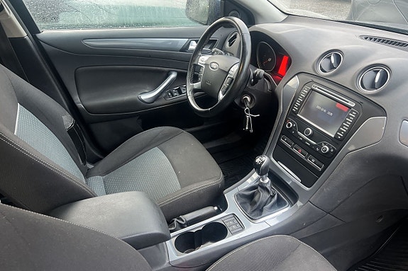 Ford Mondeo 10 of 29