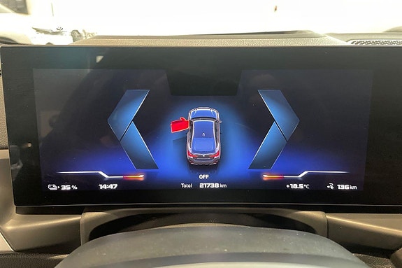 BMW i4 14 of 18