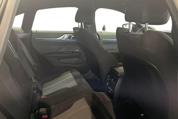 BMW i4 7 of 18