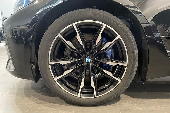 BMW i4 15 of 18