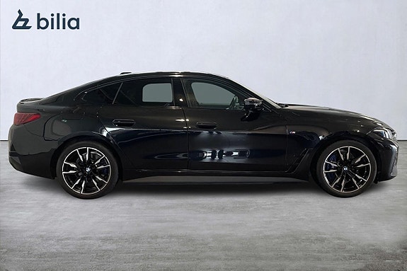 BMW i4 16 of 18