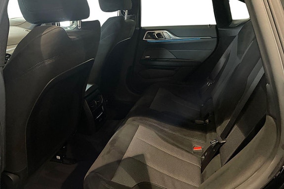 BMW i4 11 of 18
